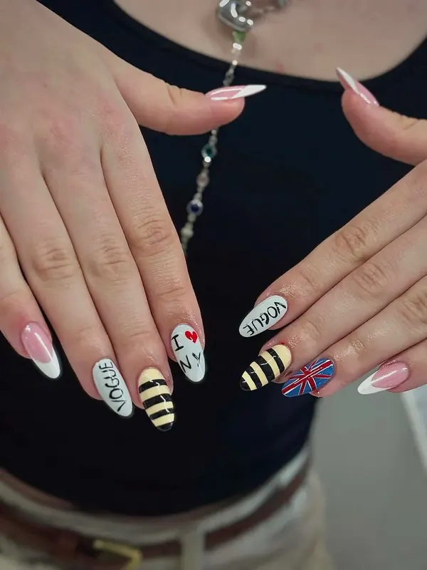 Nail art – proužky, nápisy a vlajka