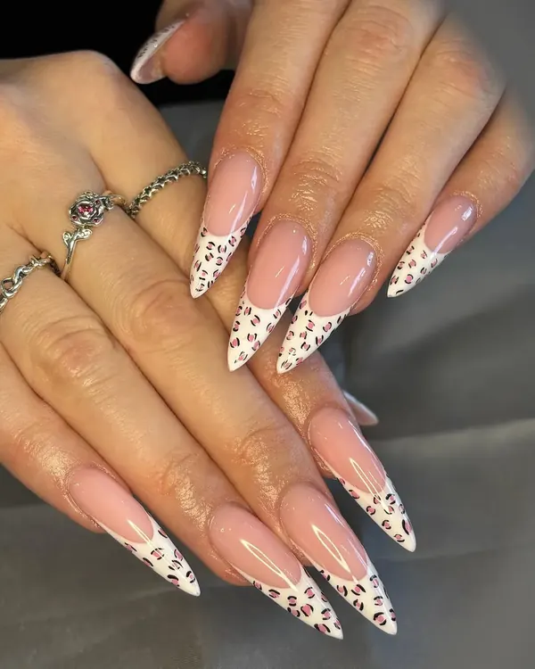Stiletto nehty – francie s leopardím vzorem
